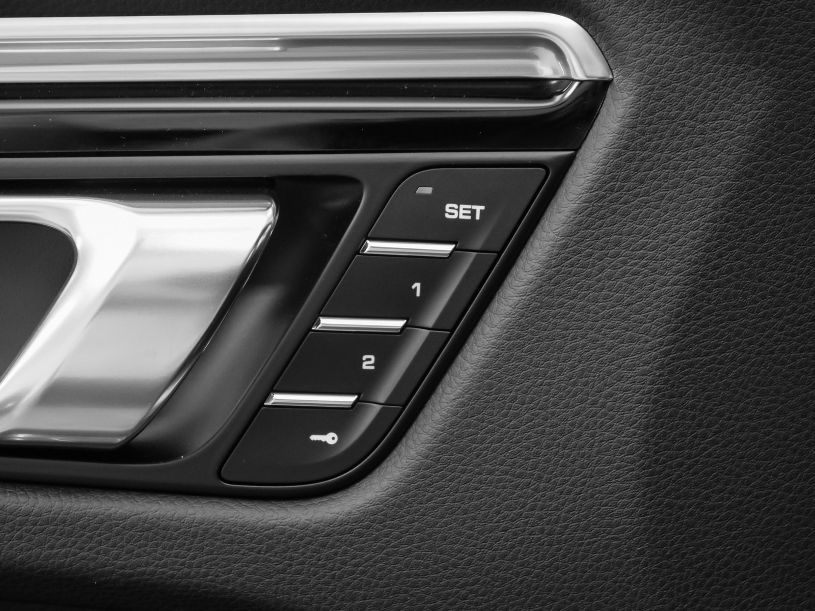 New 2025 Porsche Macan image 26