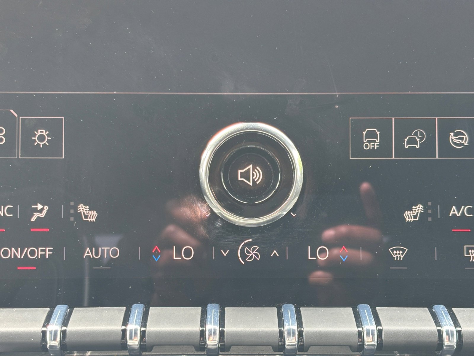 New 2026 GMC Sierra EV Elevation w/ LPO, Elevation Dark Package image 17