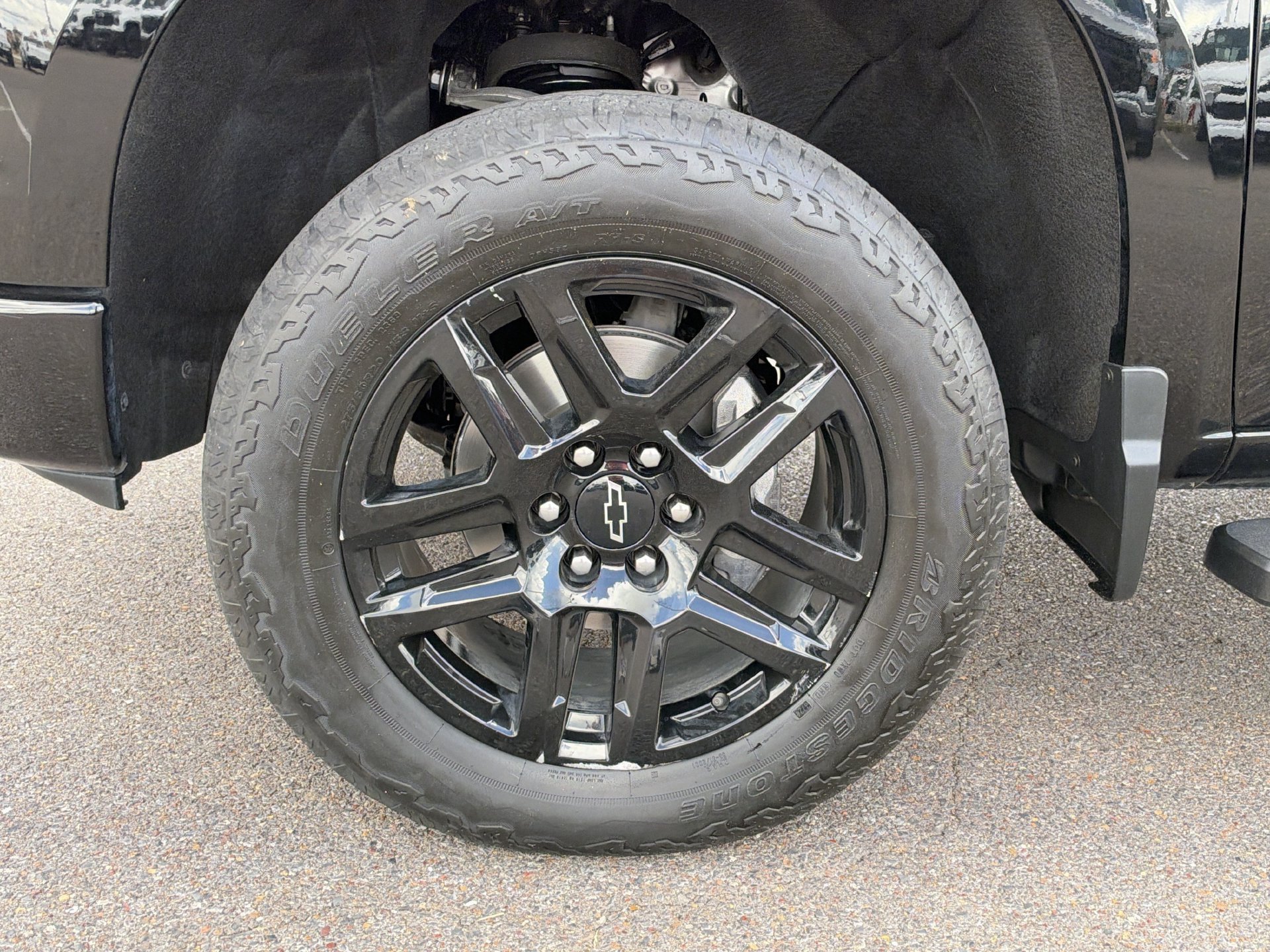 Used 2025 Chevrolet Silverado 1500 LT Trail Boss w/ Convenience Package II AWD/4WD image 9