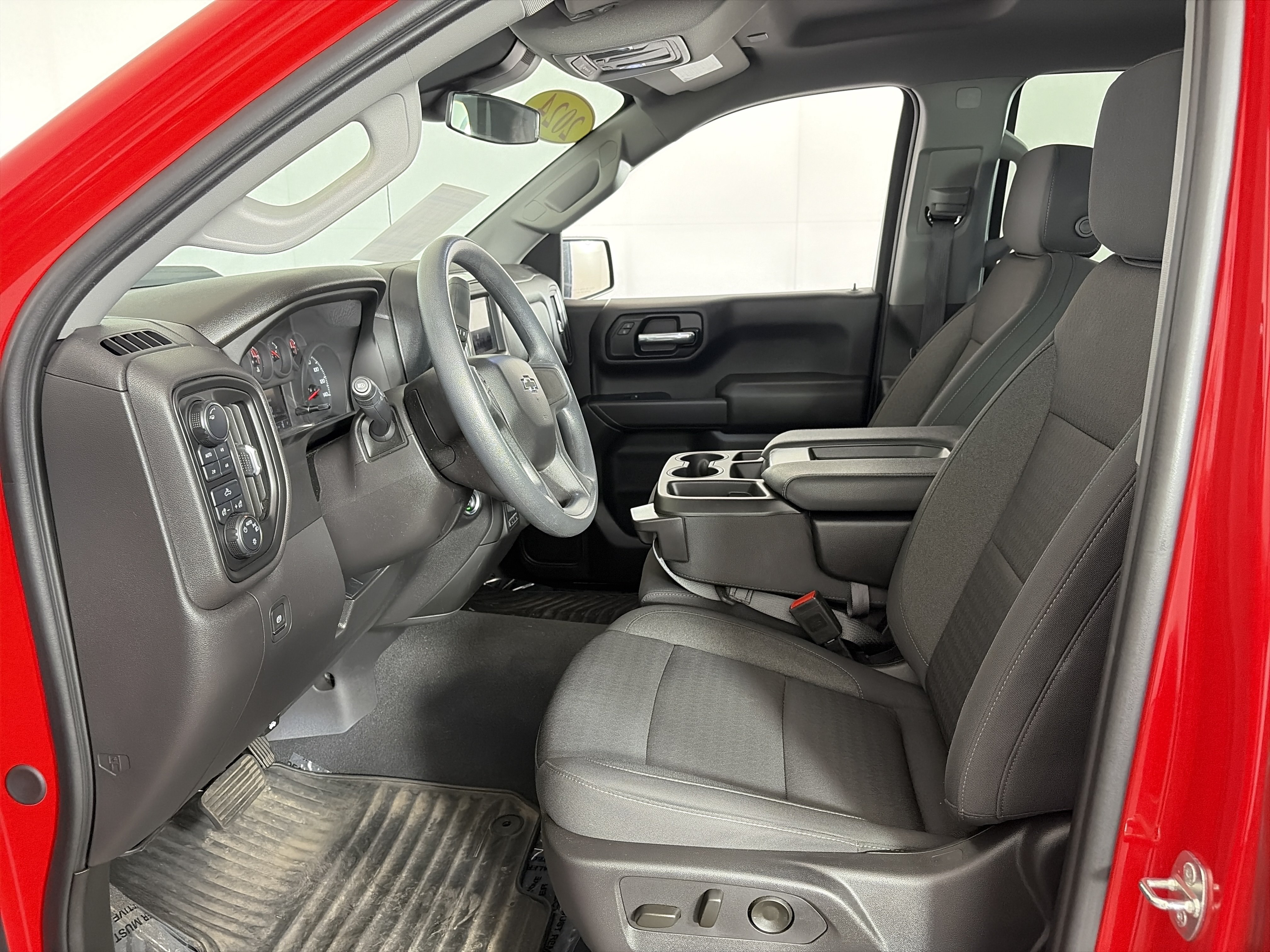 Used 2024 Chevrolet Silverado 1500 Custom Trail Boss w/ LPO, Dark Essentials Package AWD/4WD image 6