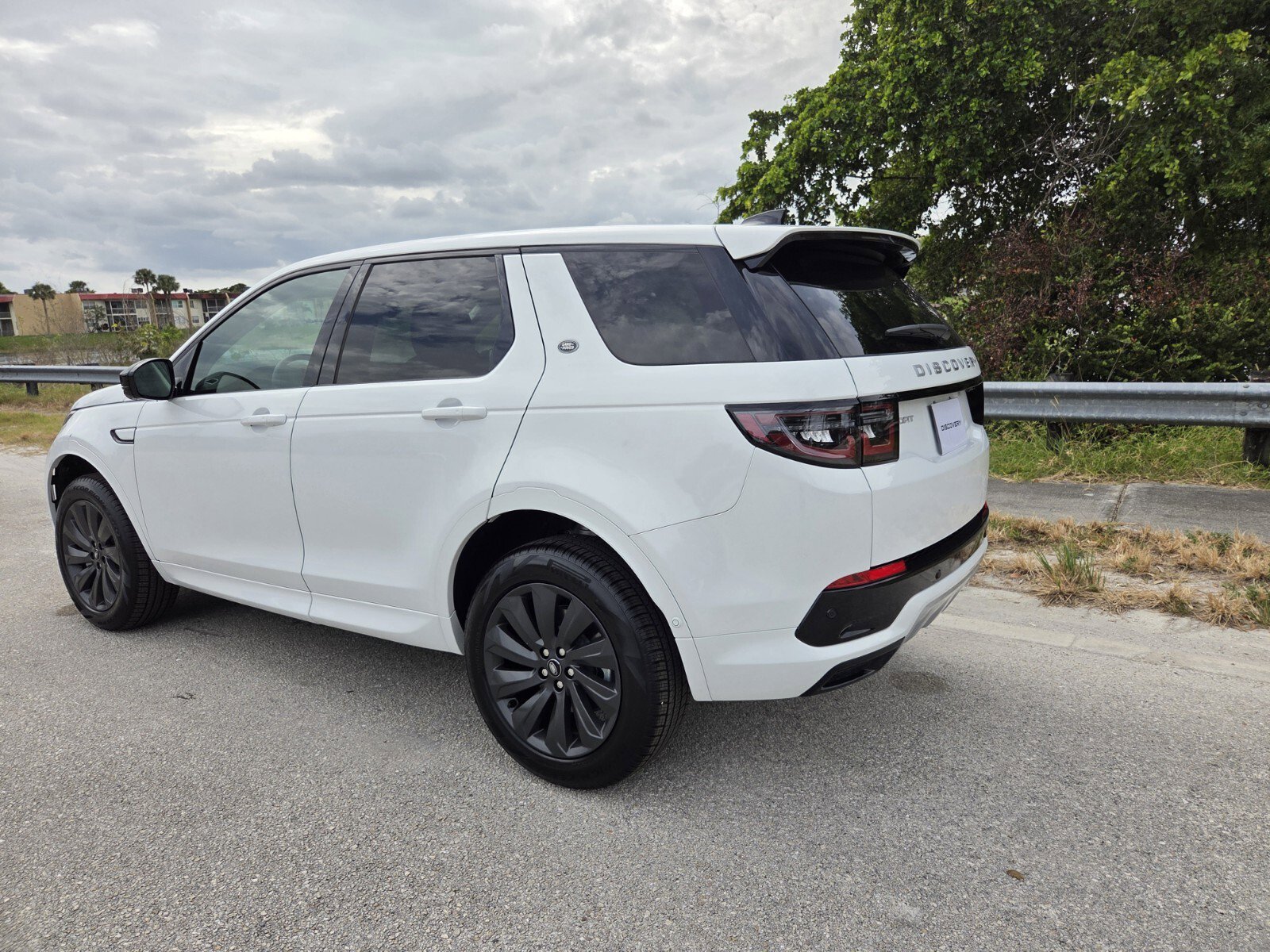 New 2025 Land Rover Discovery Sport S AWD/4WD video 2