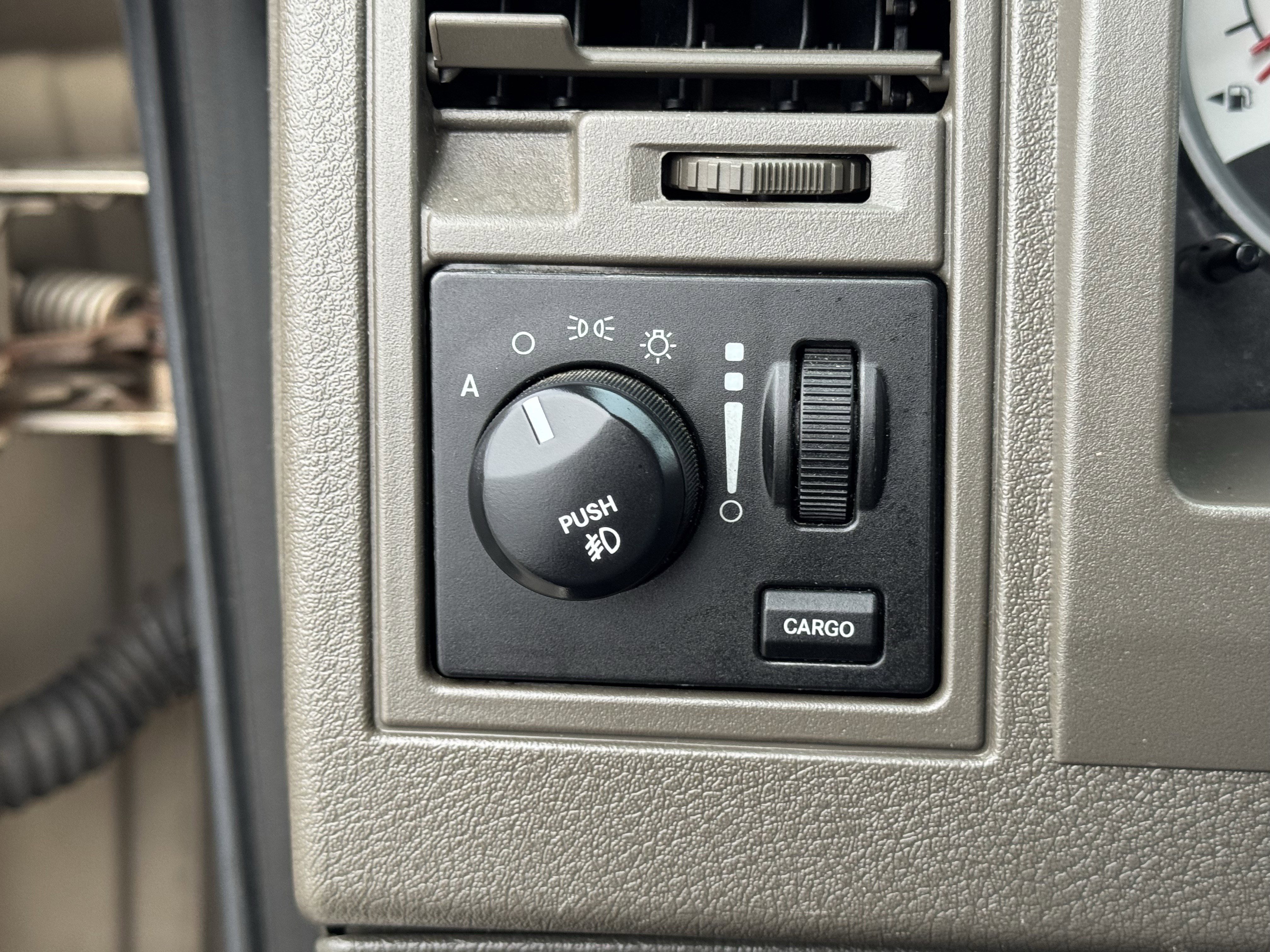 Used 2005 Dodge Dakota Laramie image 26