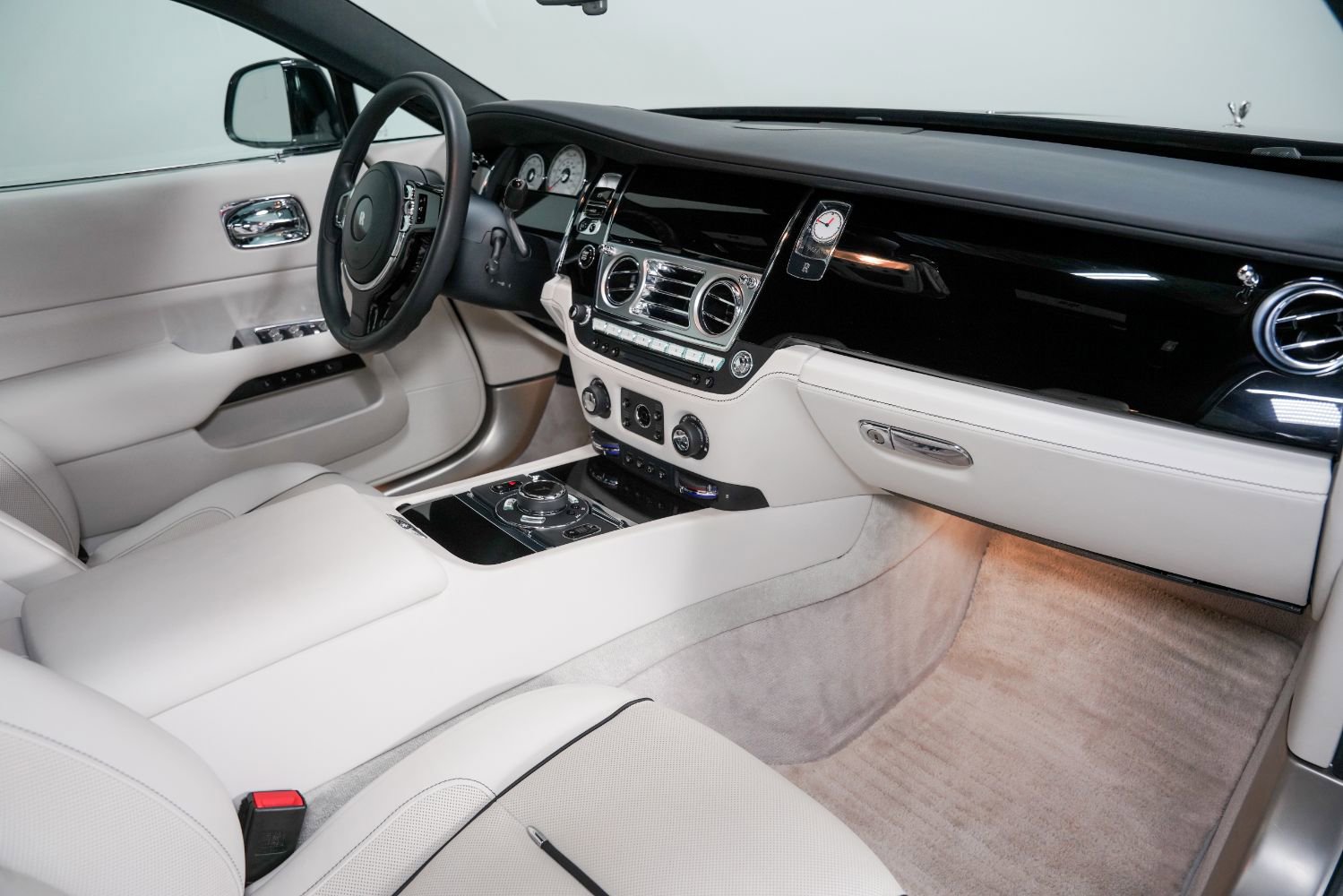 Used 2017 Rolls-Royce Wraith image 29