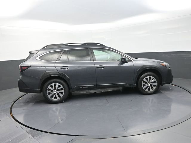 Used 2024 Subaru Outback Premium image 8