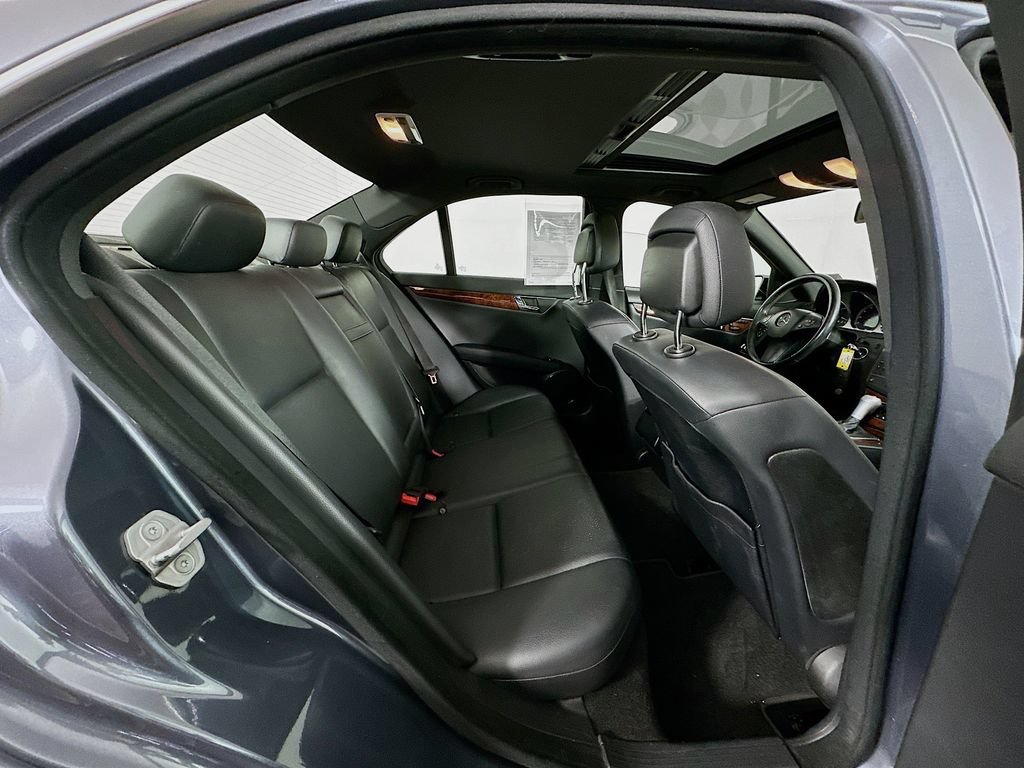 Used 2011 Mercedes-Benz C 300 4MATIC Sedan image 26