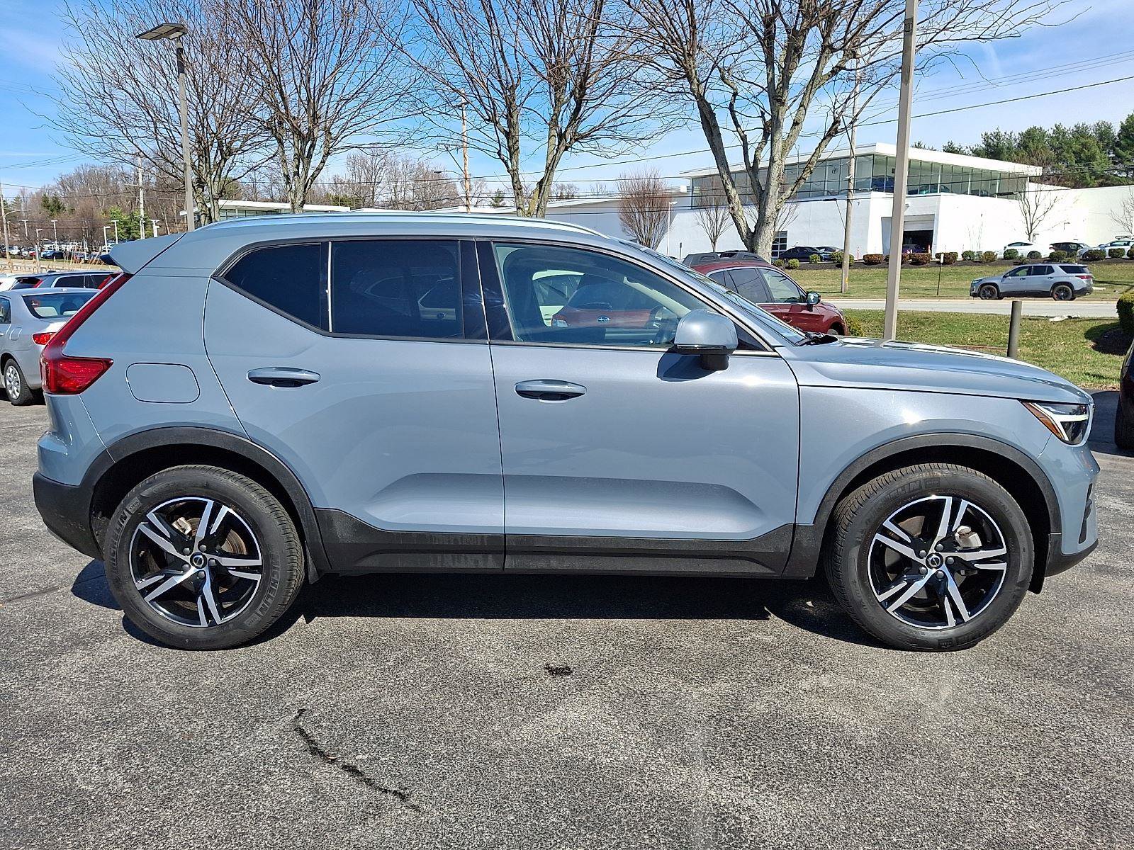 Certified 2023 Volvo XC40 B5 Core w/ Convenience Package image 7