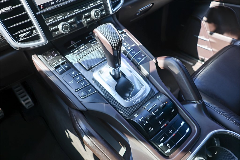 Used 2014 Porsche Cayenne Turbo S image 28