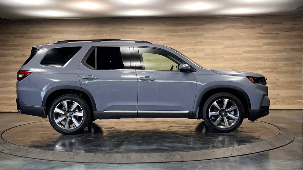 Used 2025 Honda Pilot Touring image 23