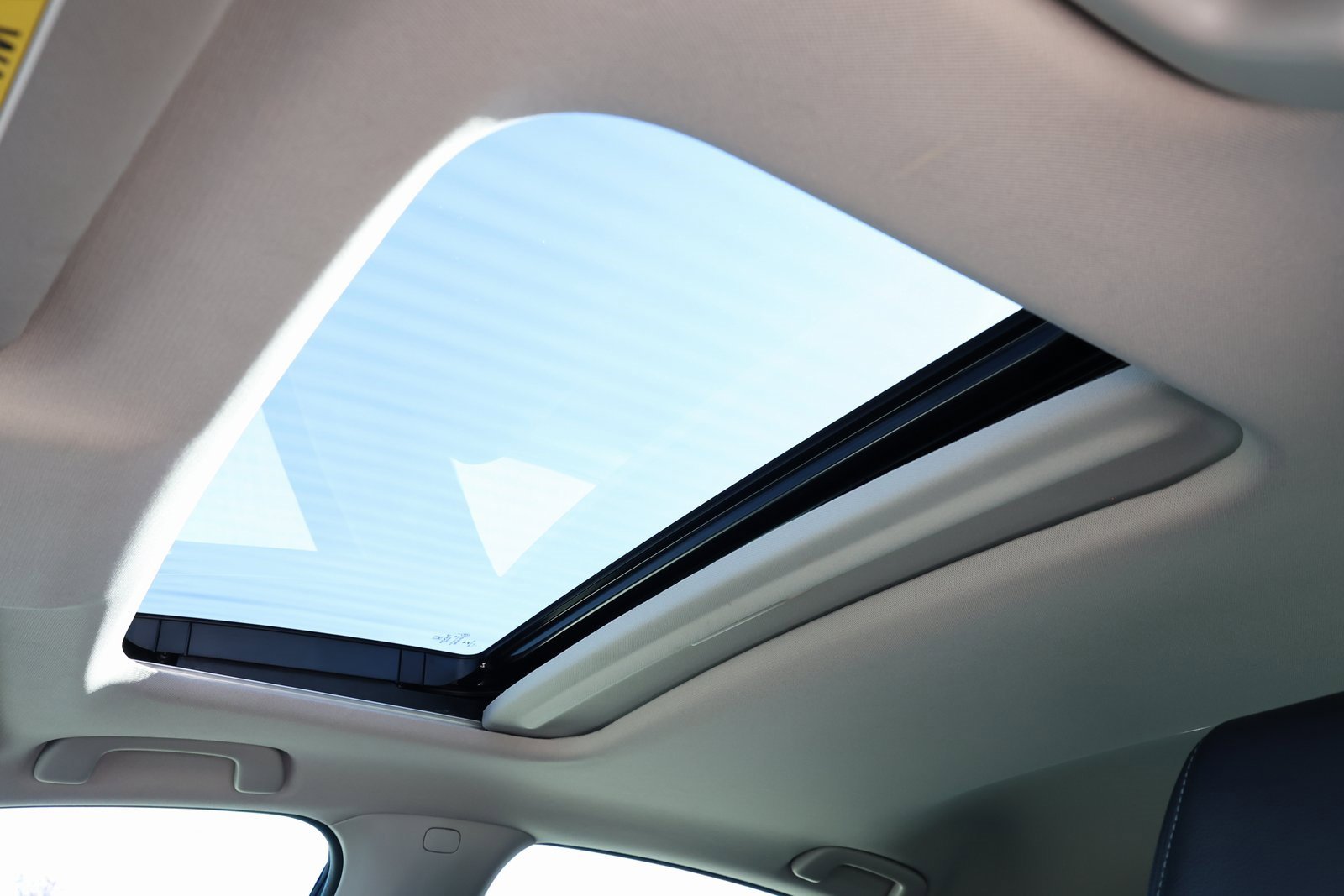 Used 2023 Honda Civic EX-L image 3