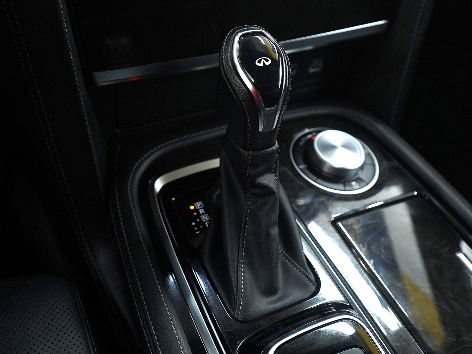 Used 2024 INFINITI QX80 Premium Select image 30