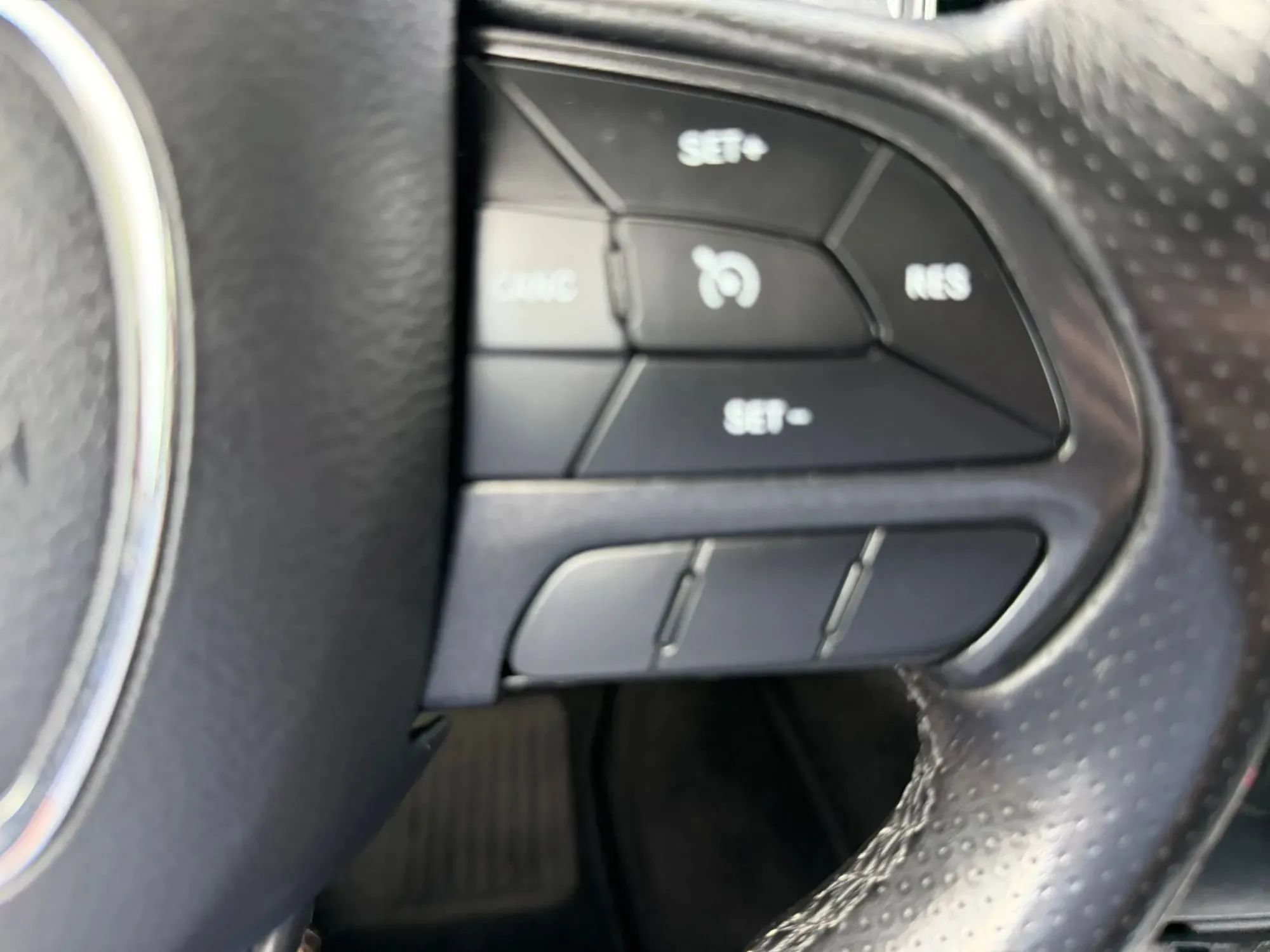 Used 2019 Dodge Charger SXT AWD/4WD image 17