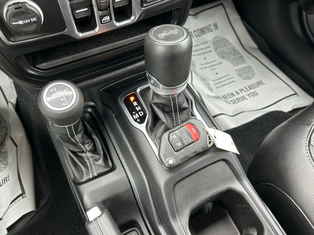 Used 2023 Jeep Wrangler Unlimited Sahara w/ Dual Top Group AWD/4WD image 30