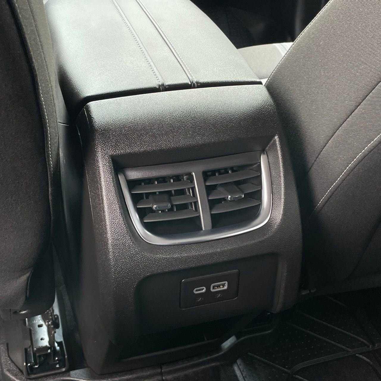 Used 2024 Chevrolet Blazer LT w/ Convenience Package FWD image 24