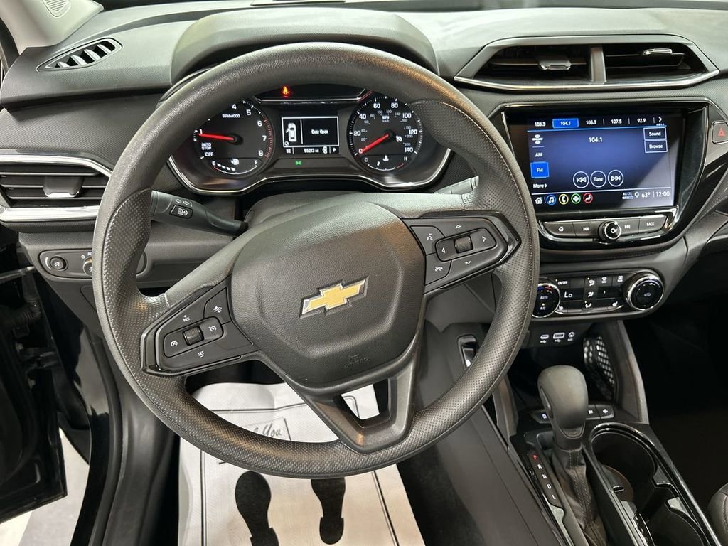 Used 2023 Chevrolet TrailBlazer LT w/ Convenience Package FWD image 4