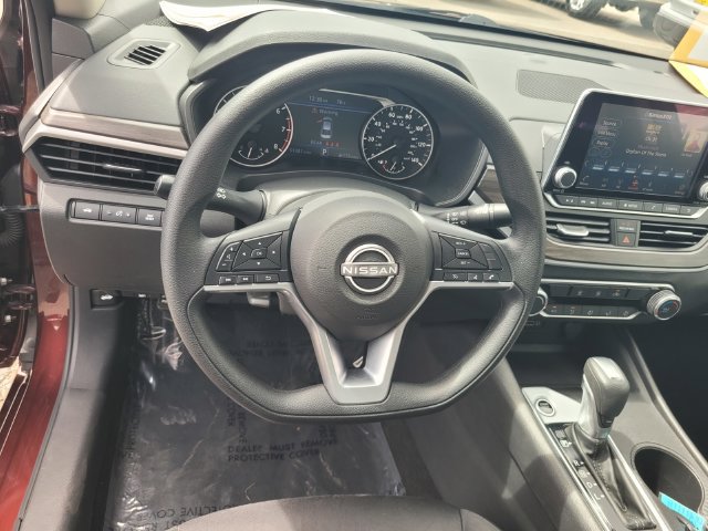 Certified 2025 Nissan Altima 2.5 SV FWD image 30