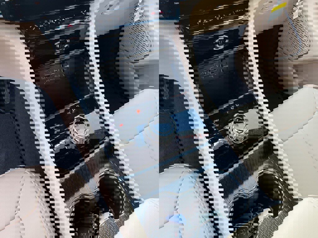 New 2026 Jeep Grand Cherokee L Limited image 11