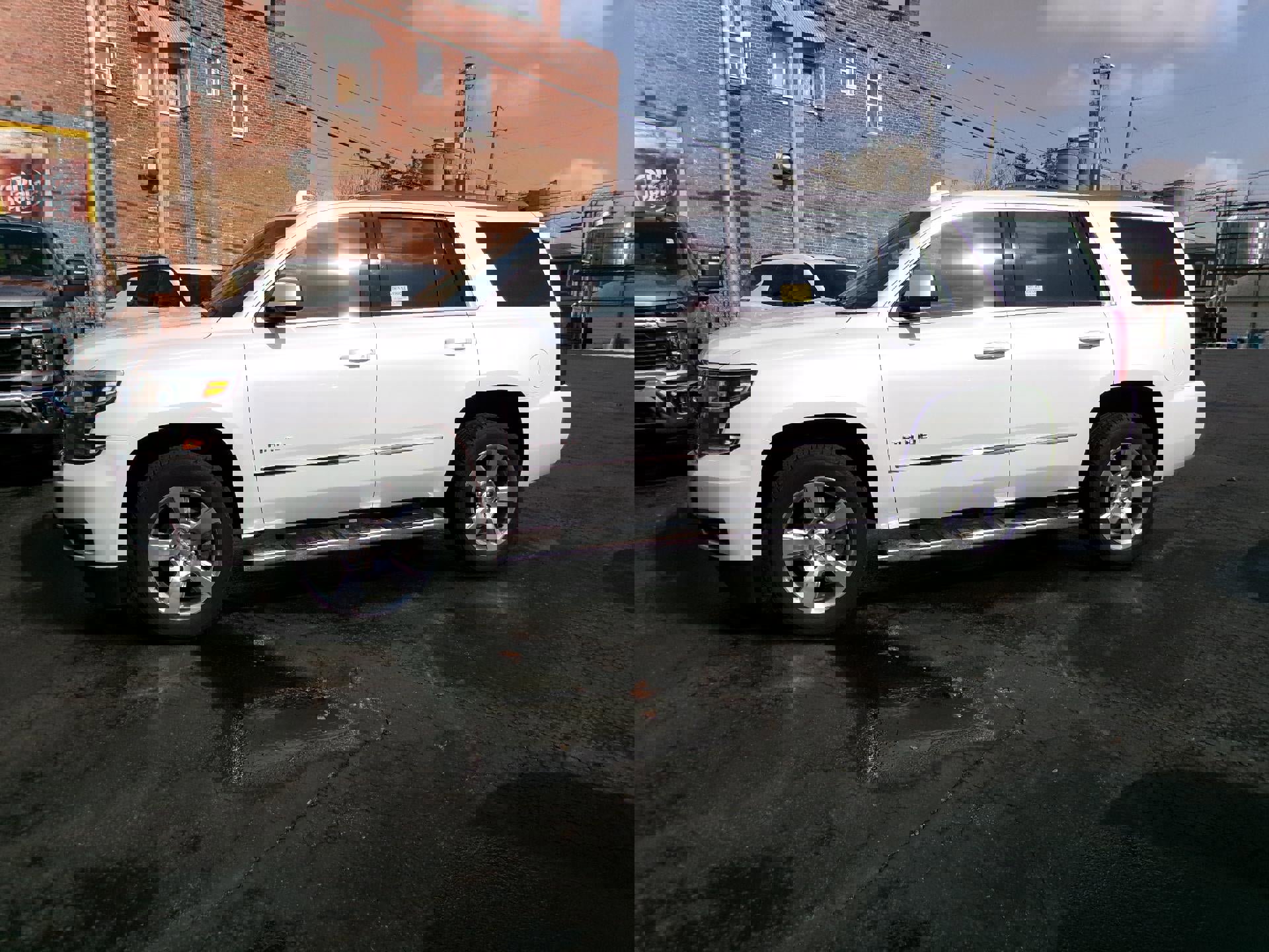 Used 2017 Chevrolet Tahoe LT w/ LT Signature Package image 1