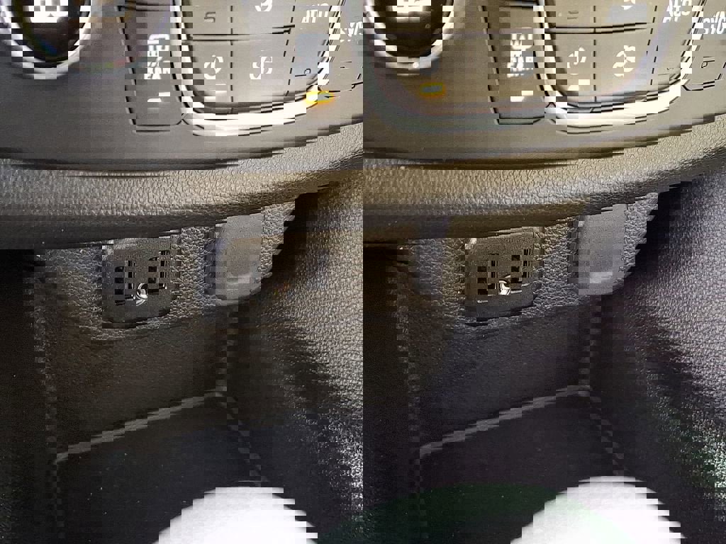 Used 2023 Chevrolet Traverse LS w/ Midnight/Sport Edition image 29