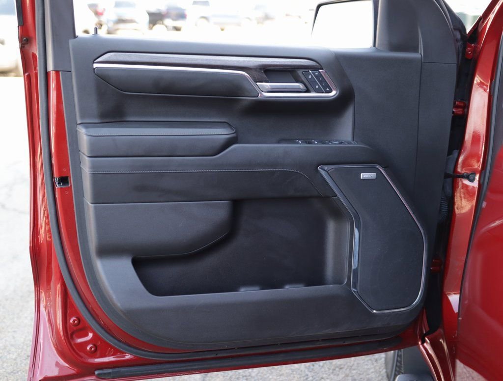 Used 2024 Chevrolet Silverado 1500 LTZ w/ Technology Package image 25