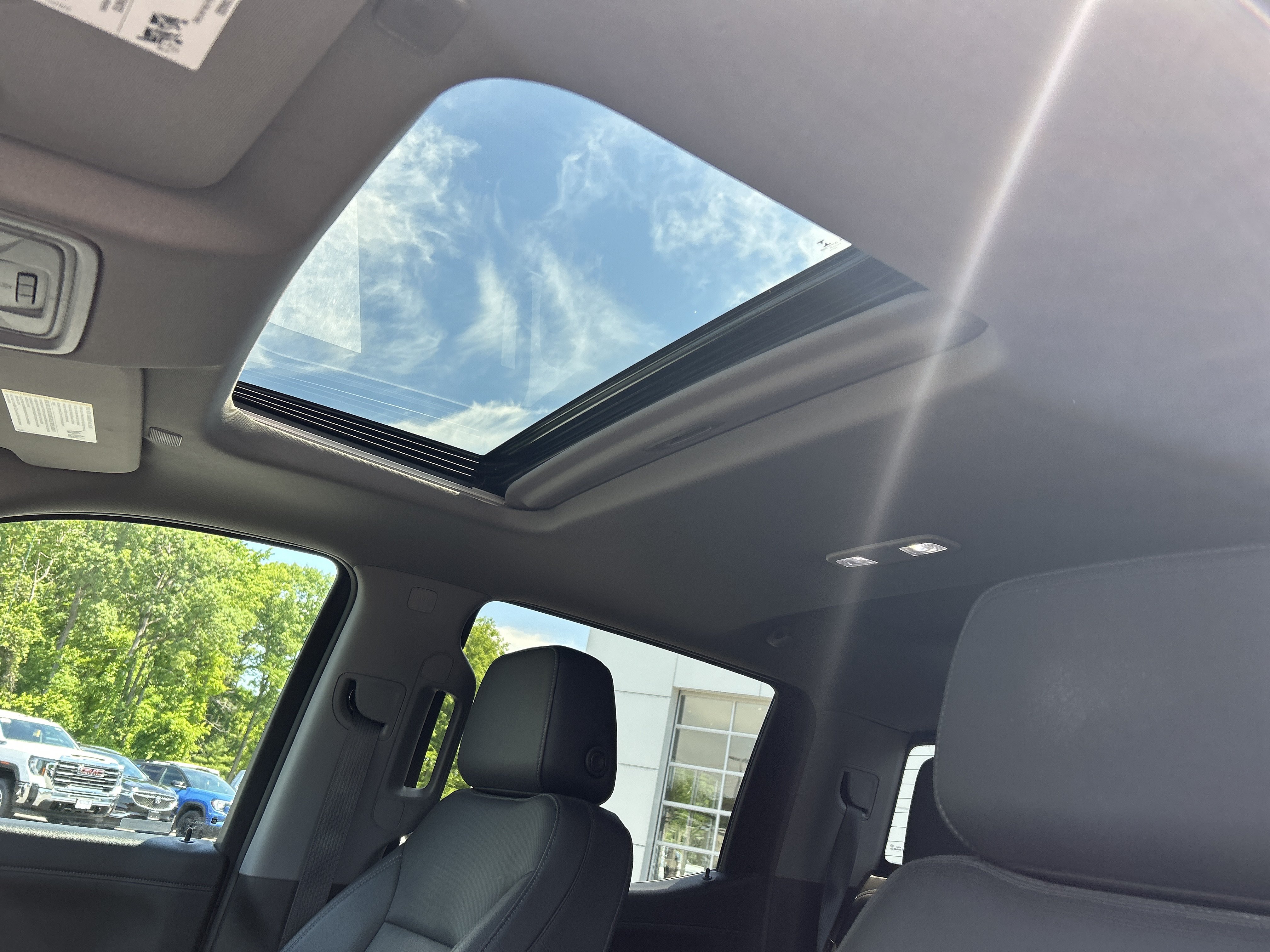 Used 2021 GMC Sierra 1500 SLT w/ SLT Premium Plus Package AWD/4WD image 20