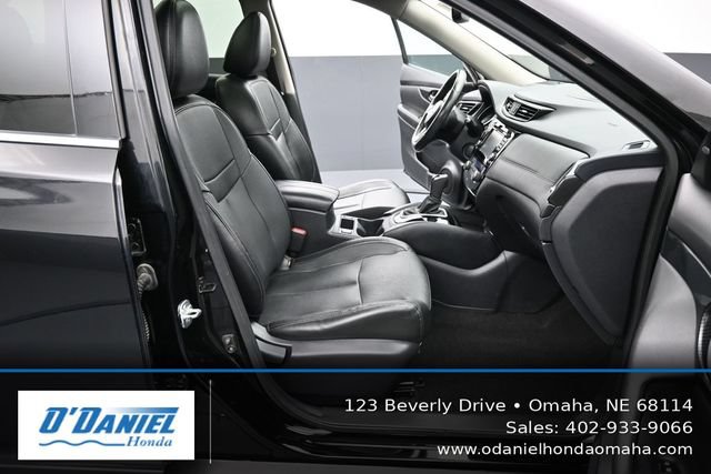 Used 2017 Nissan Rogue SL w/ SL Premium Package AWD/4WD image 41