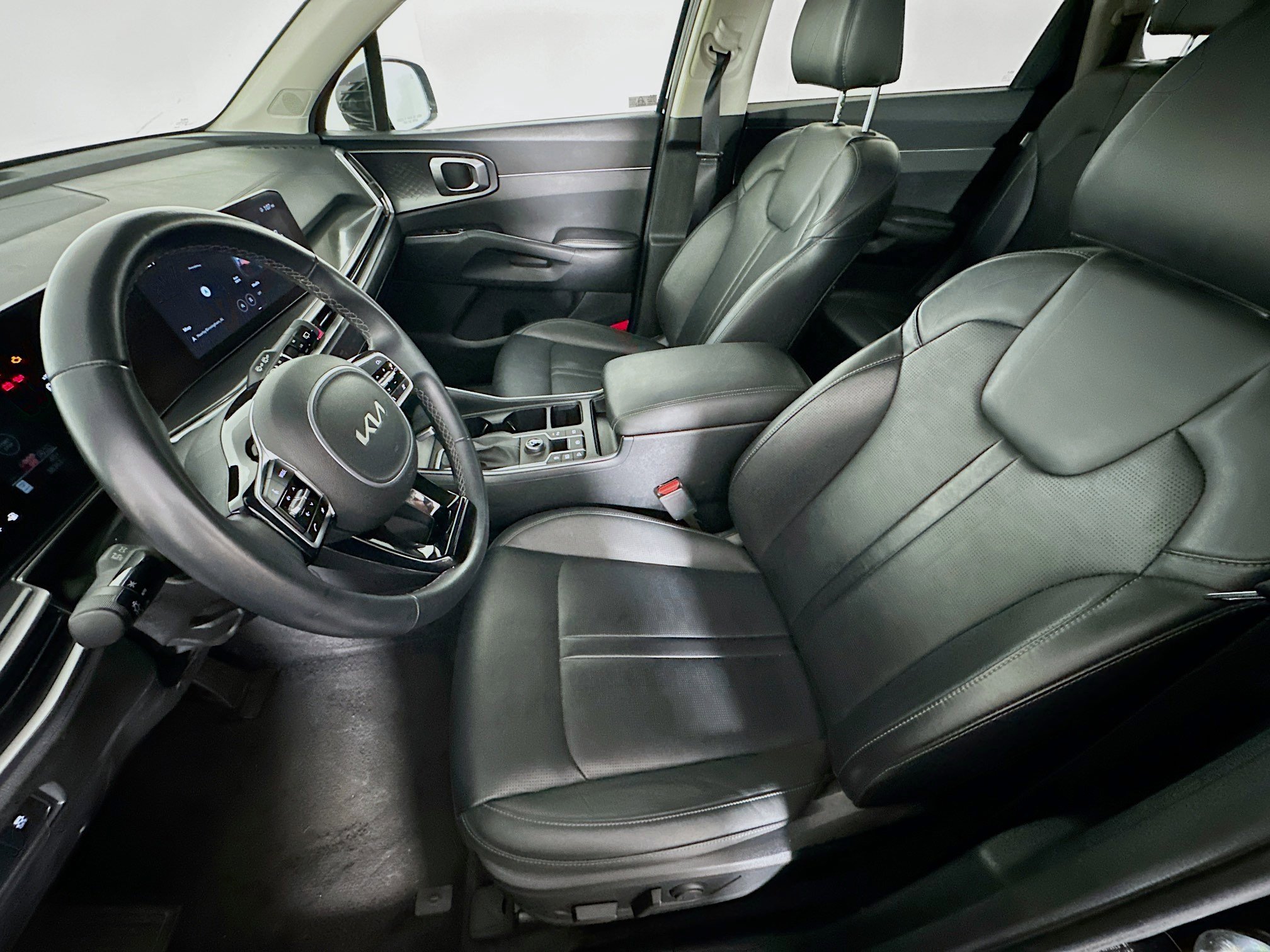 Used 2024 Kia Sorento S image 13