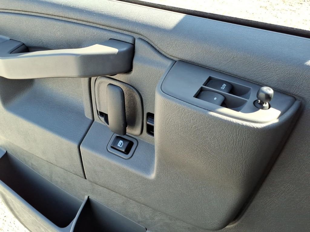 Used 2024 Chevrolet Express 2500 w/ Driver Convenience Package image 33
