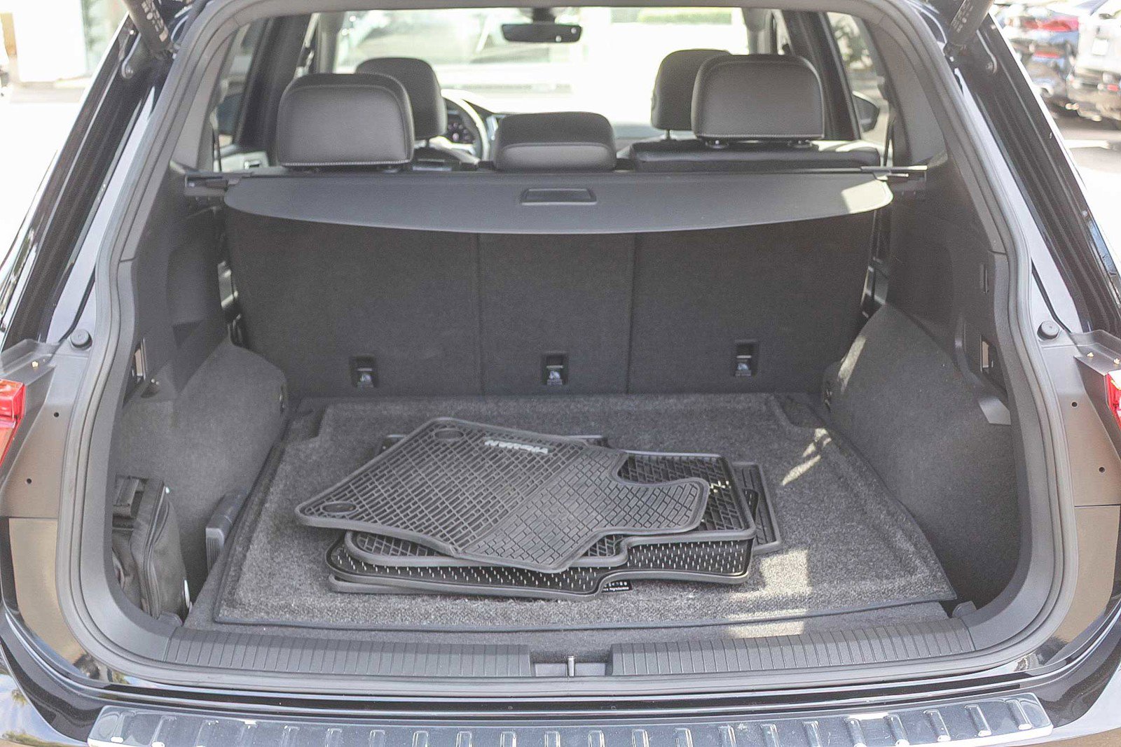 Used 2022 Volkswagen Tiguan SEL R-Line image 26