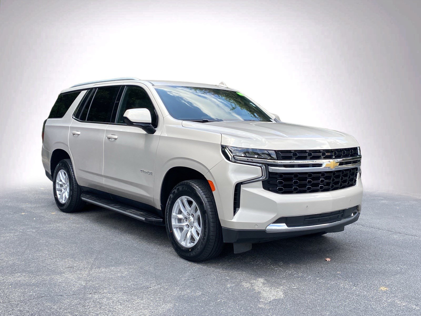 Used 2023 Chevrolet Tahoe LS w/ Driver Alert Package RWD image 2