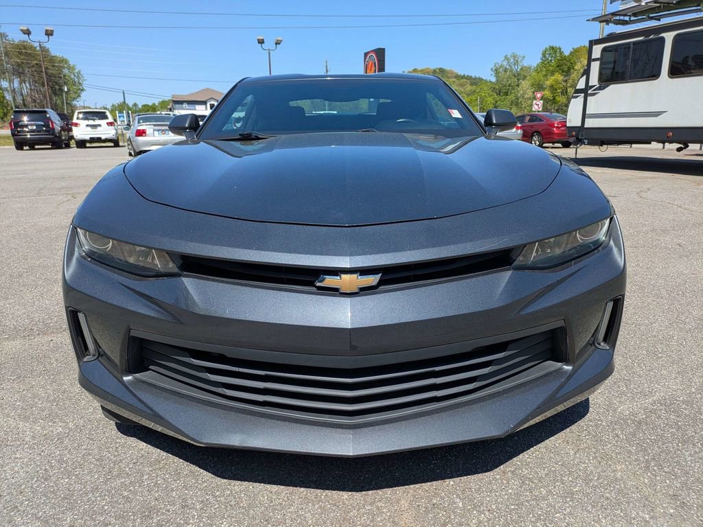 Used 2018 Chevrolet Camaro LT w/ Technology Package image 9