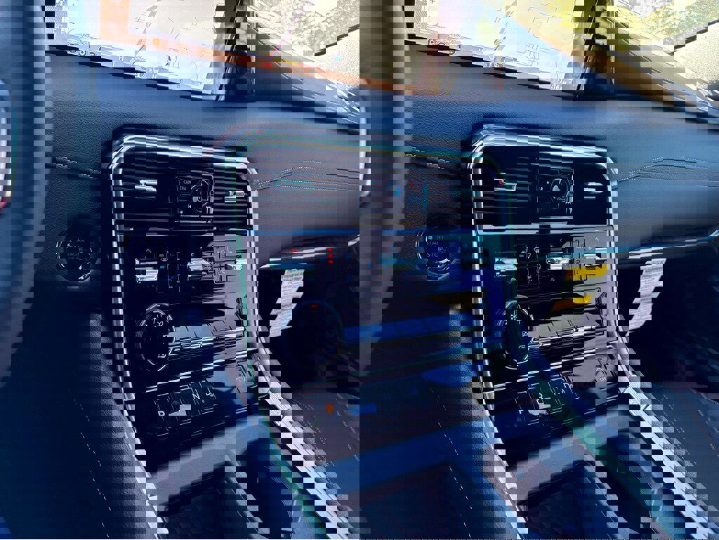 New 2026 Nissan Armada SL image 13