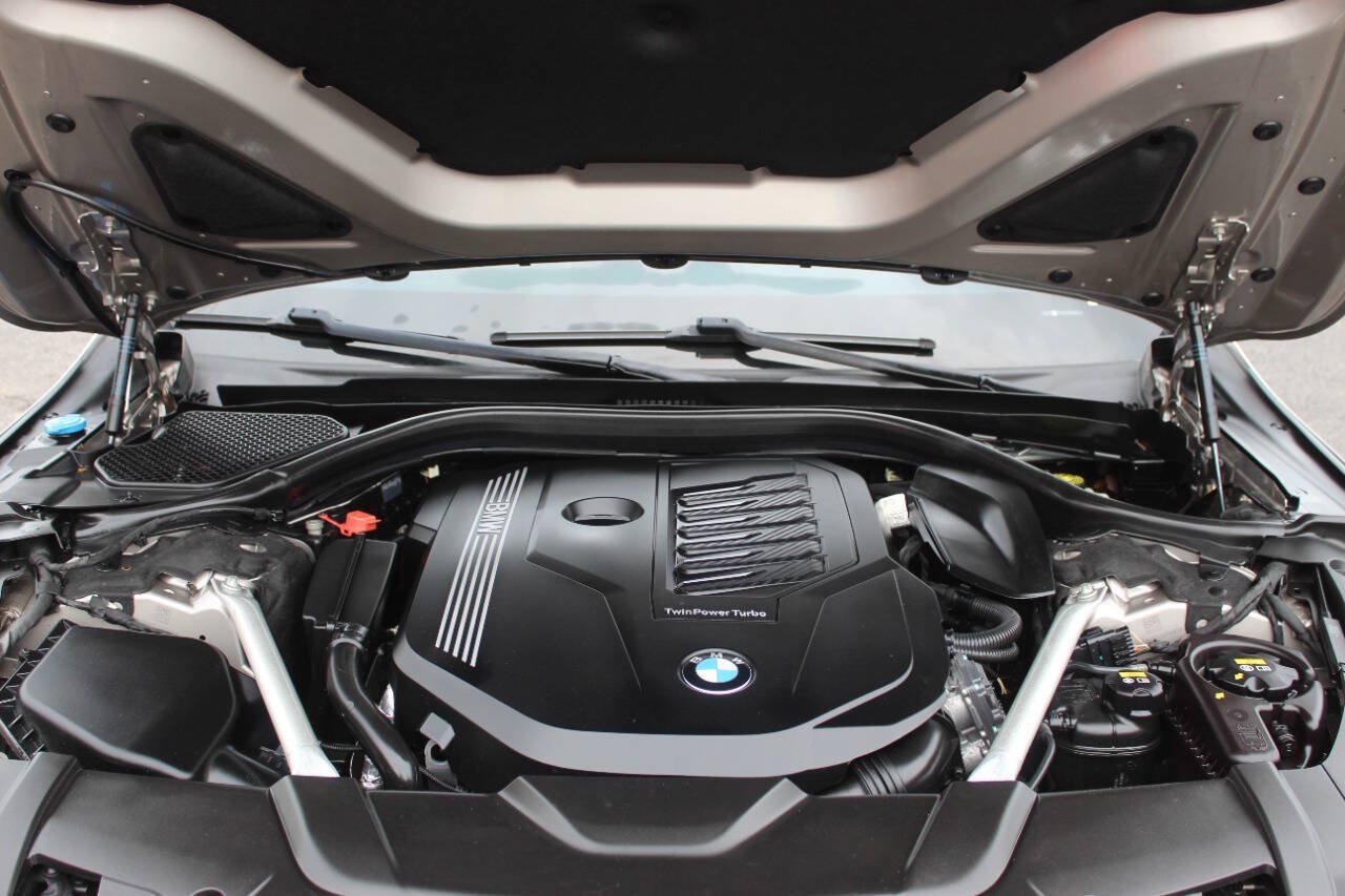 Used 2022 BMW 740i xDrive AWD/4WD image 9