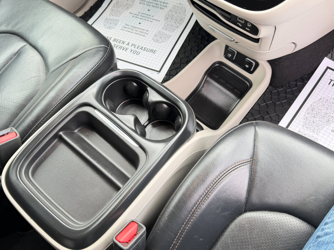 Used 2018 Chrysler Pacifica Touring-L image 47