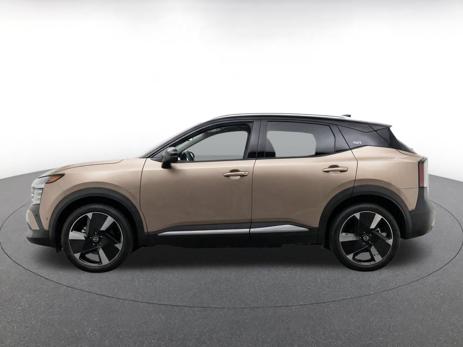 Used 2026 Nissan Kicks SR FWD image 4