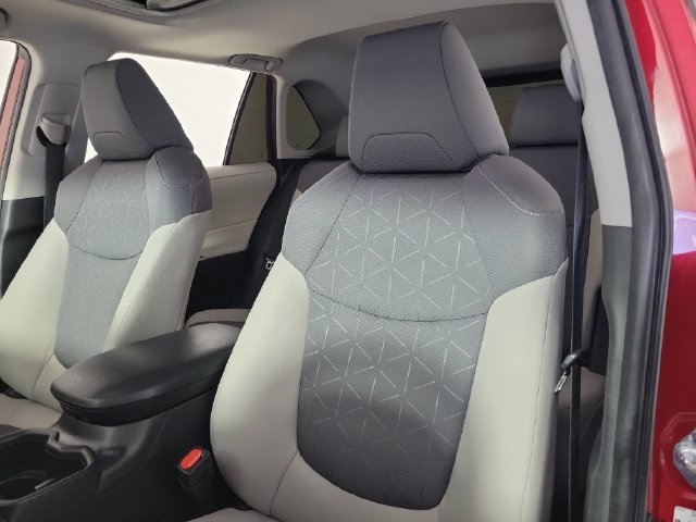 Used 2024 Toyota RAV4 XLE w/ Convenience Package FWD image 20