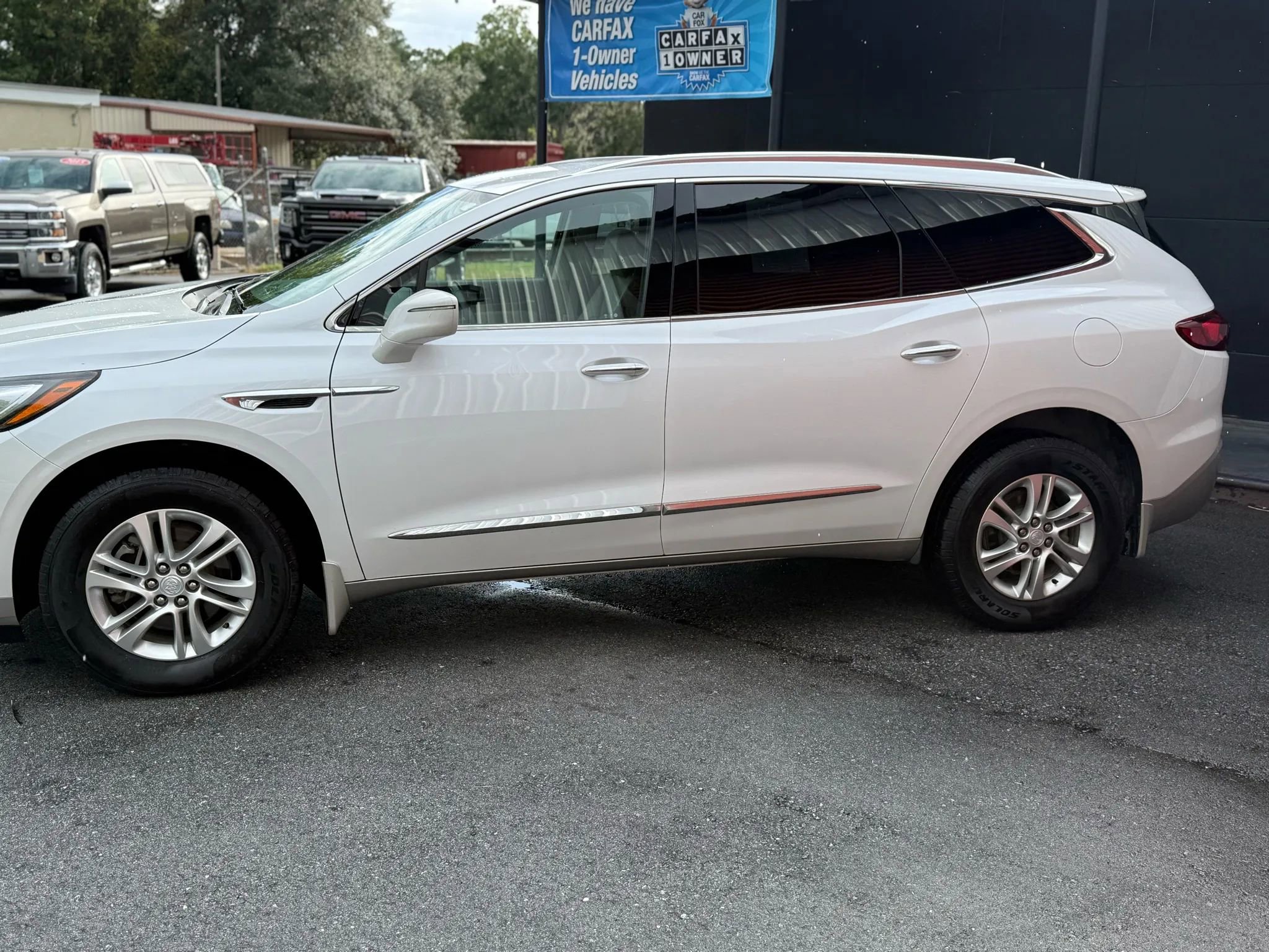 Used 2019 Buick Enclave Essence image 4