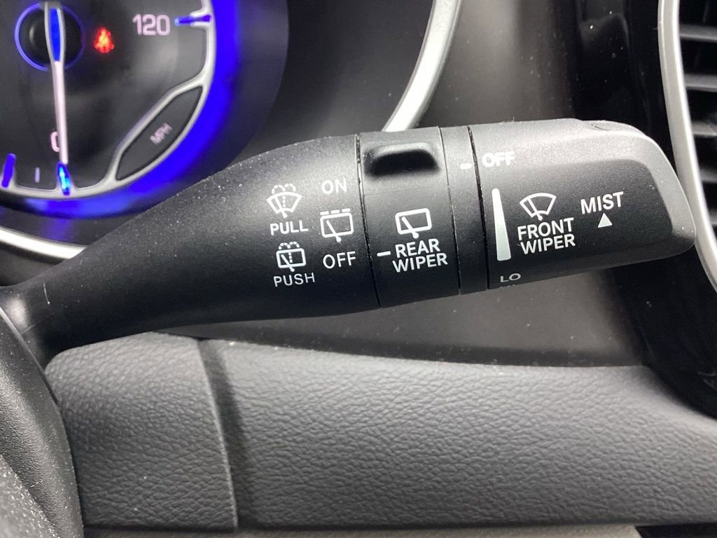 Used 2024 Chrysler Pacifica Touring-L image 35
