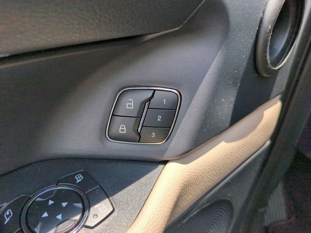 Used 2024 Ford Expedition Limited AWD/4WD image 25