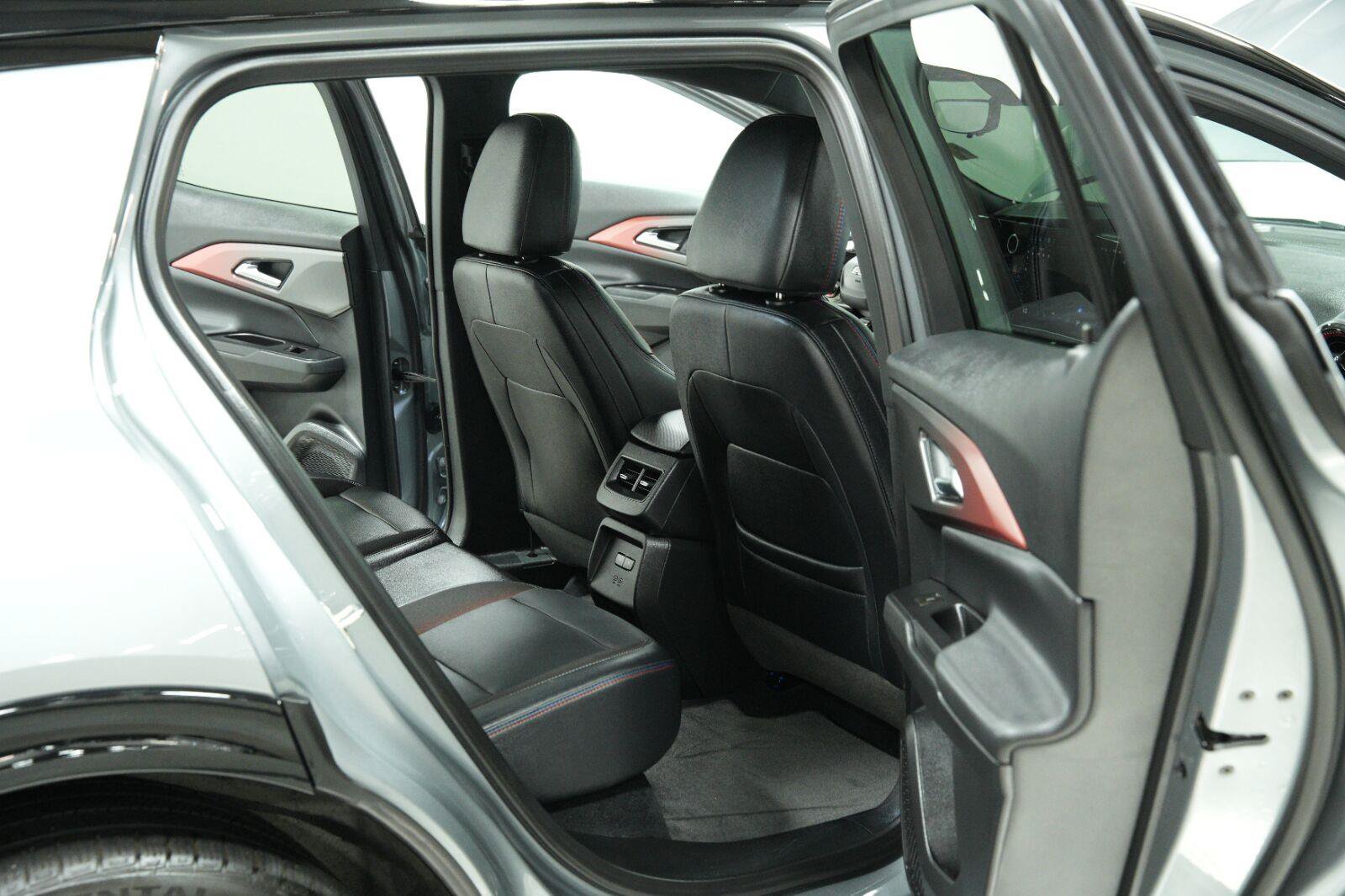 Used 2026 Chevrolet Equinox EV RS w/ Convenience Package II AWD/4WD image 13