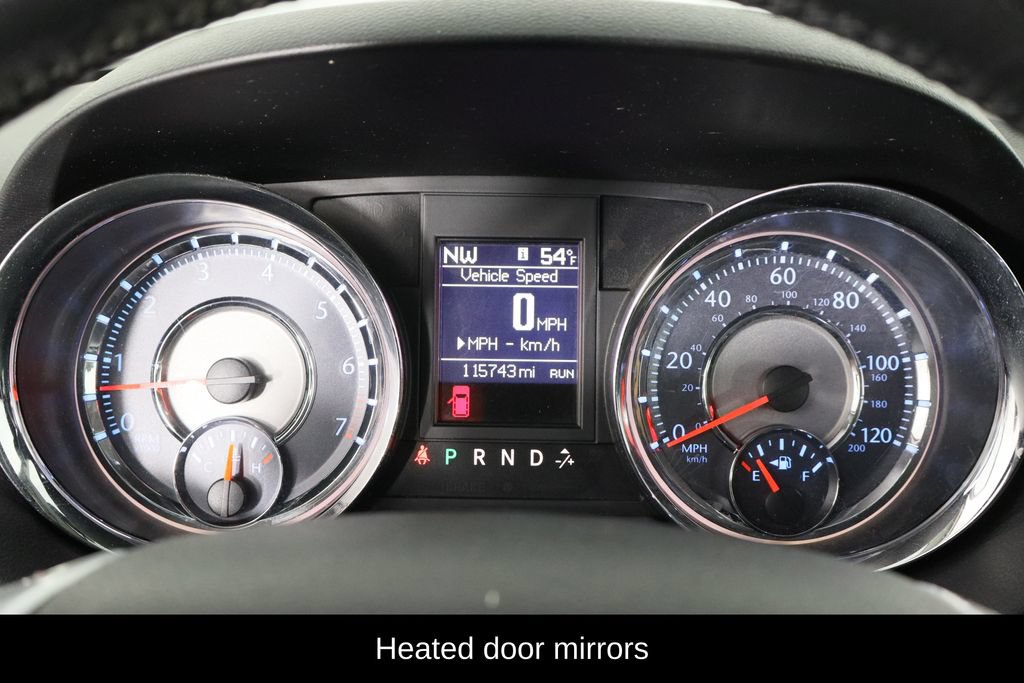 Used 2014 Chrysler Town & Country Touring FWD image 11
