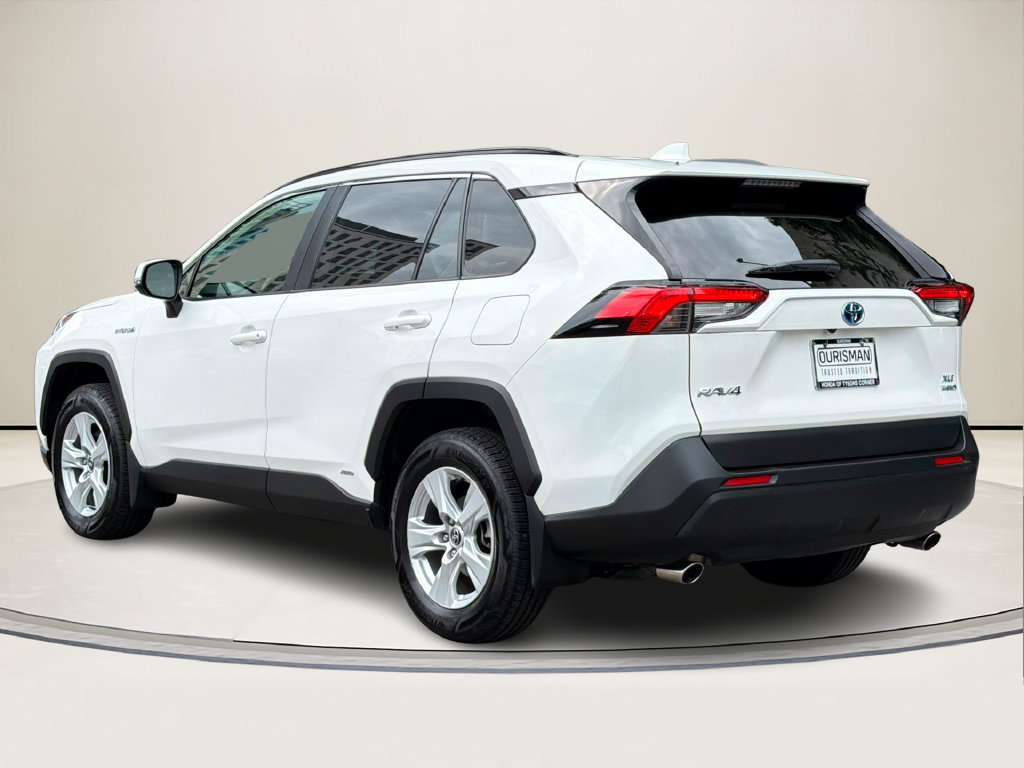 Used 2021 Toyota RAV4 XLE w/ Convenience Package AWD/4WD image 4