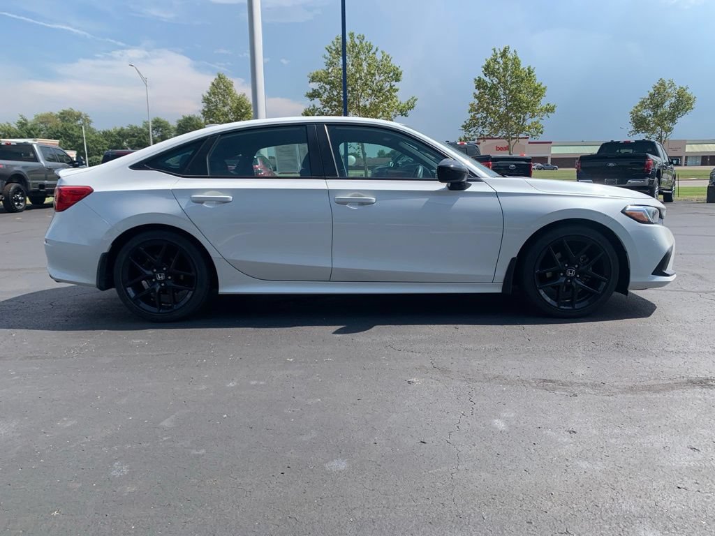 Used 2024 Honda Civic Sport image 2