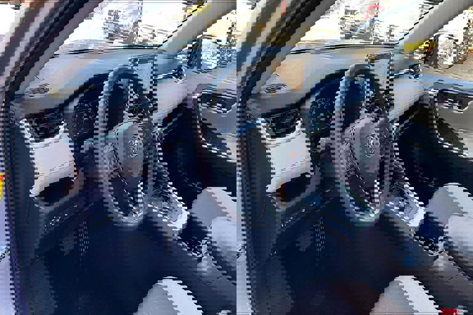 Used 2024 Toyota RAV4 XLE image 17