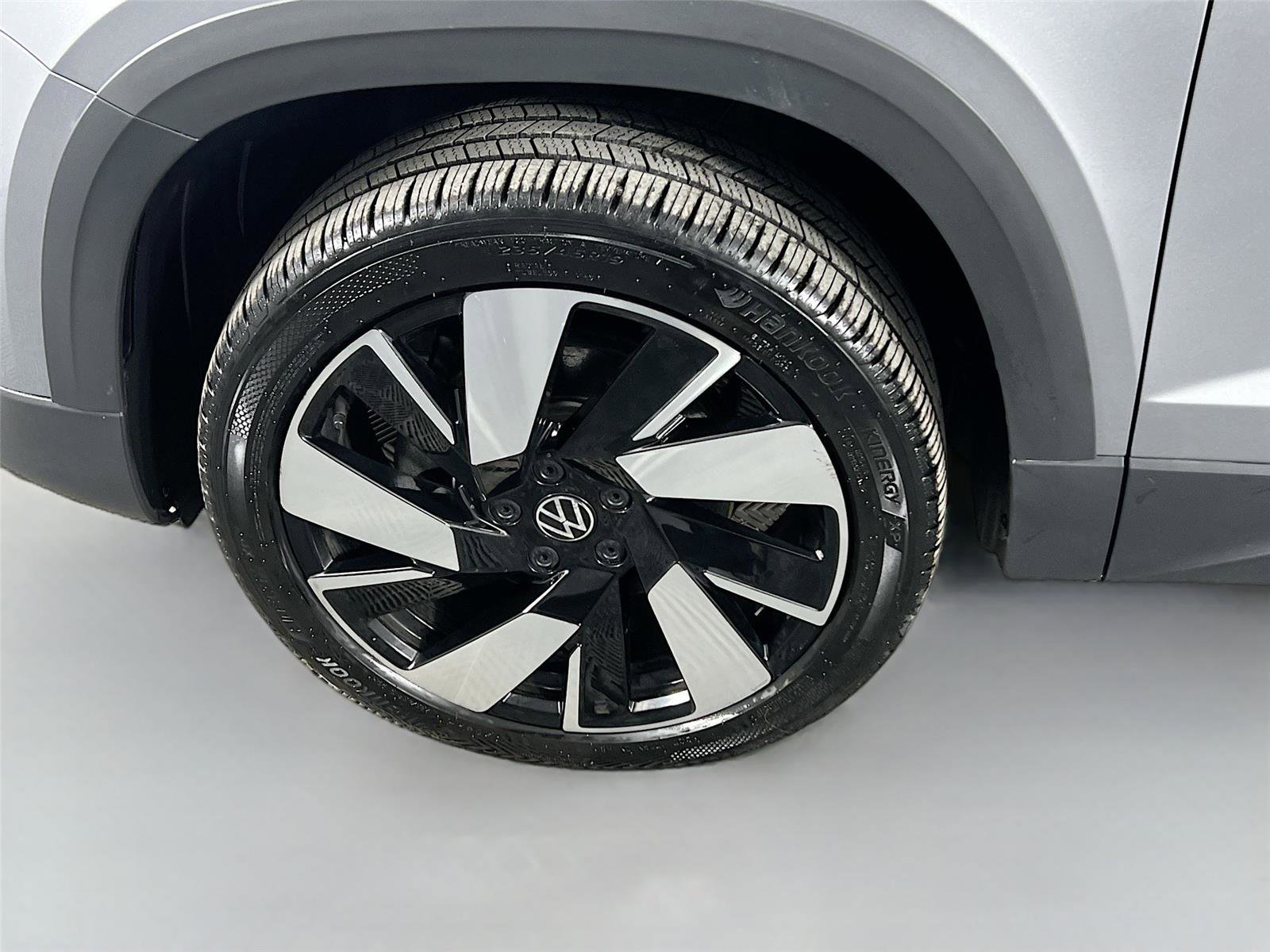 Used 2024 Volkswagen Taos SEL image 24