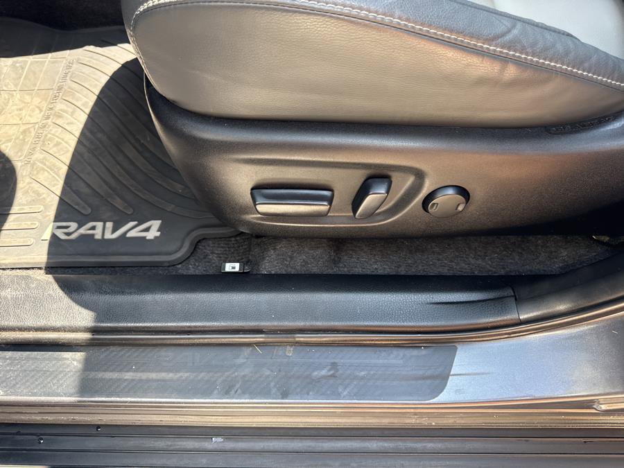 Used 2015 Toyota RAV4 Limited image 35