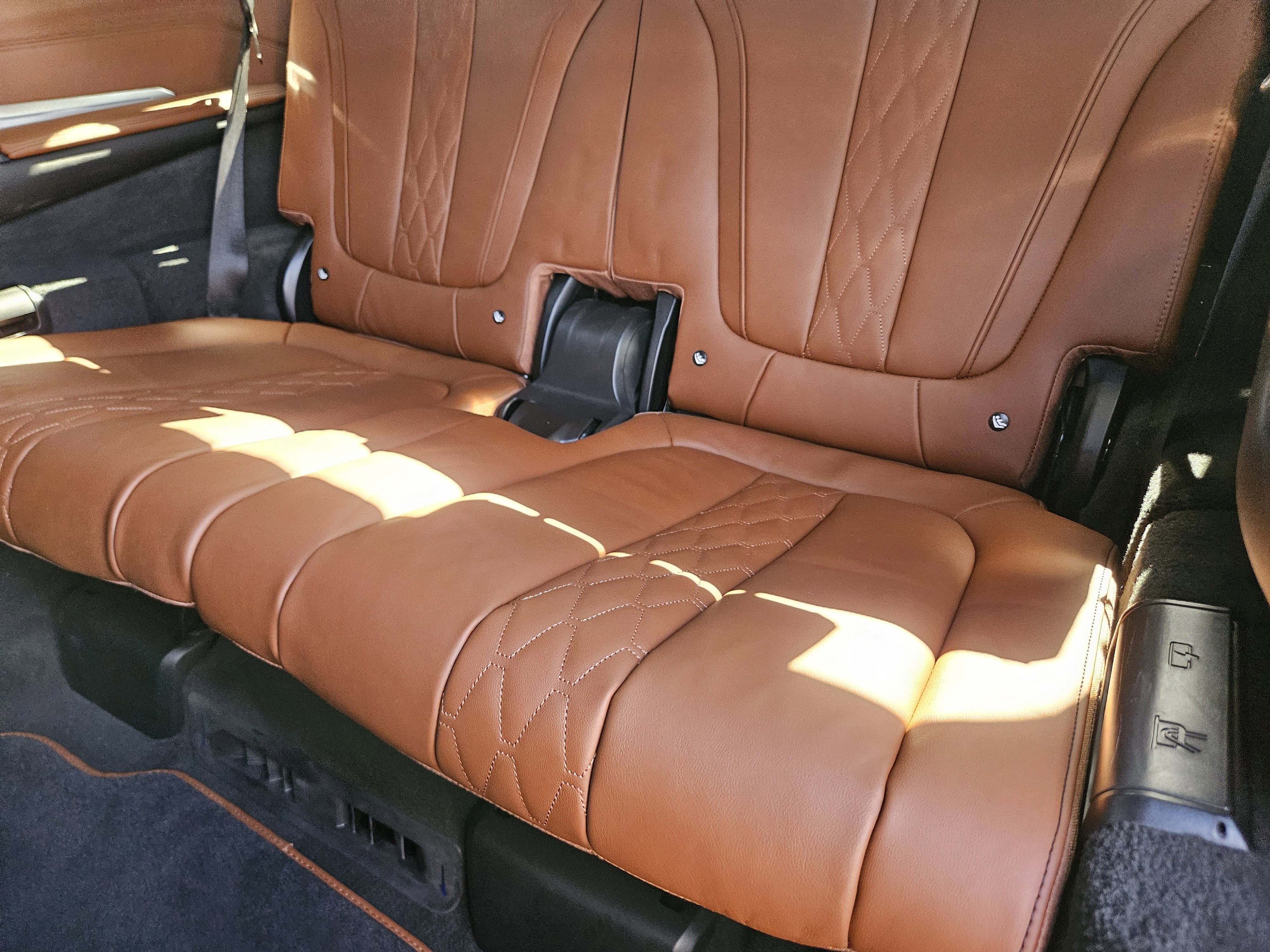 Used 2023 BMW X7 M60i w/ Executive Package image 31