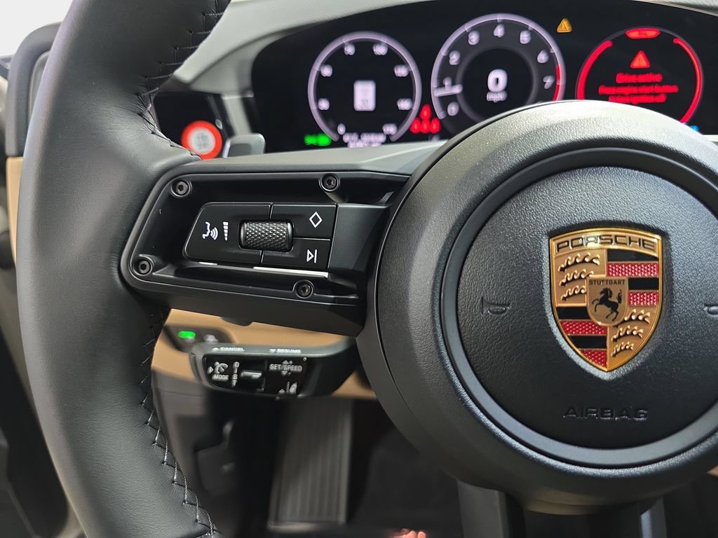 Used 2026 Porsche Cayenne AWD/4WD image 20
