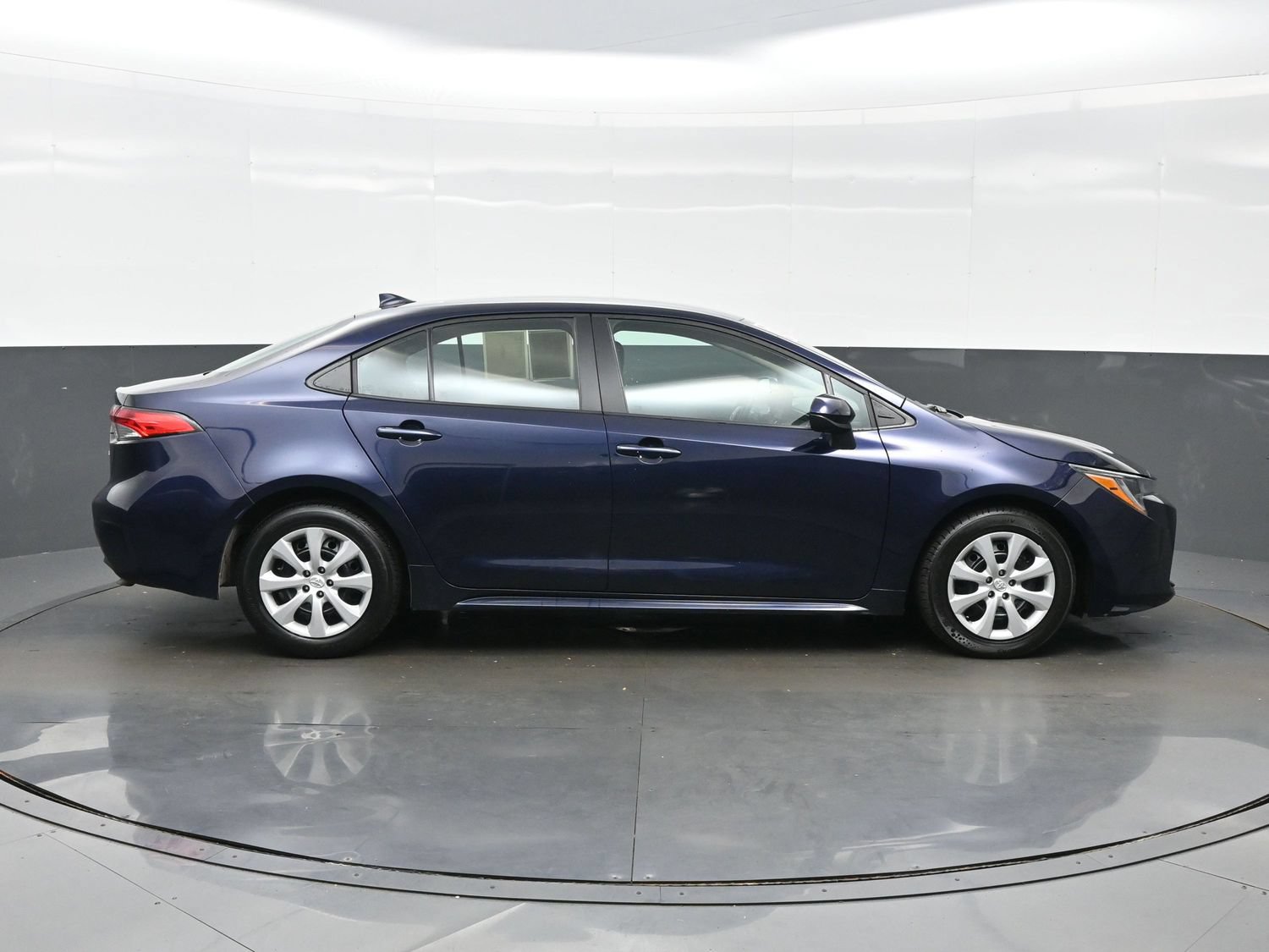 Used 2024 Toyota Corolla LE FWD image 7