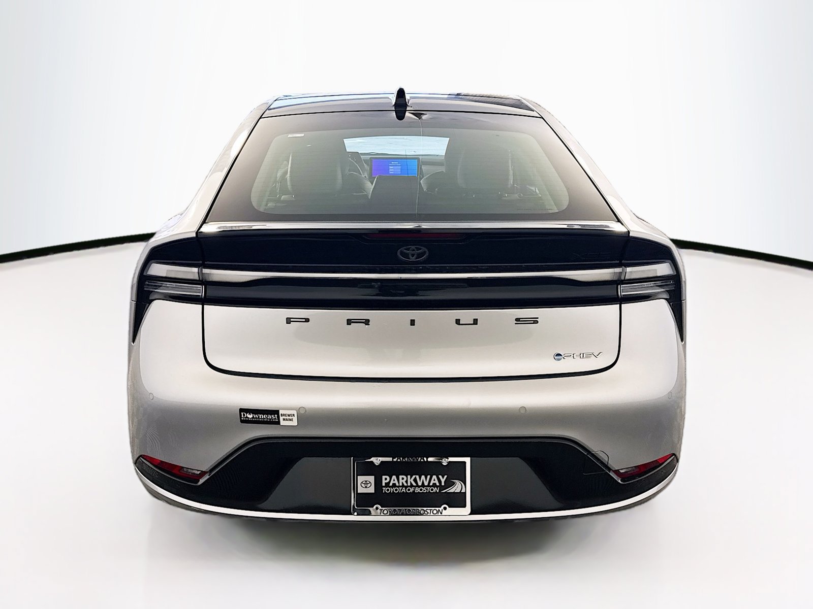 Used 2025 Toyota Prius Plug-In Hybrid FWD image 5