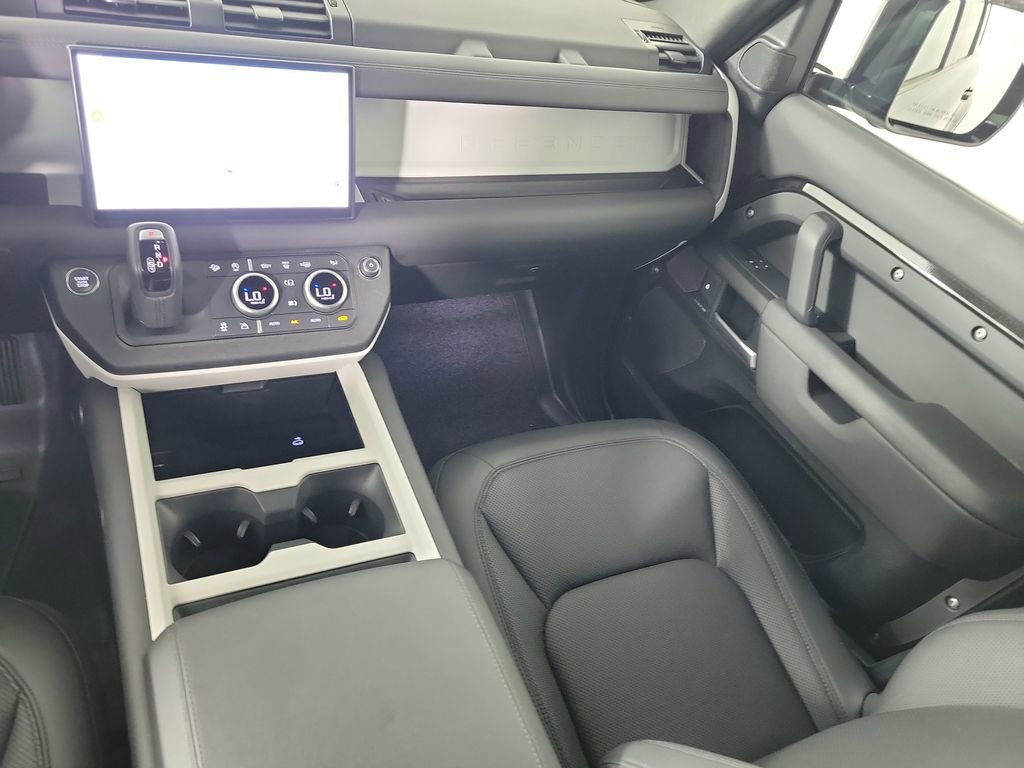 Used 2025 Land Rover Defender 110 S AWD/4WD image 28